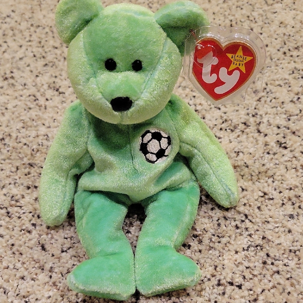 RARE Ty Beanie Babies Kicks 98/99 Soccor Bear Green *Tag Error* Collectors Piece